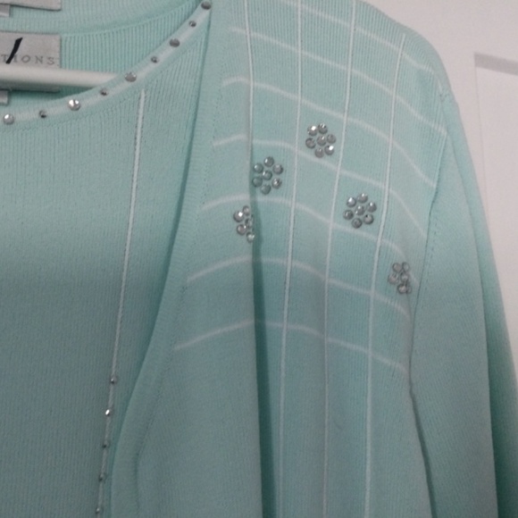 NWOT Lovely Two Piece Twinset - Picture 6 of 8